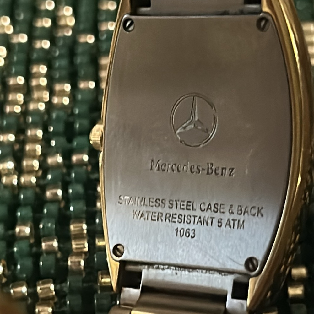 Vintage Mercedes Benz Gold Water resistant Watch - Picture 8 of 8